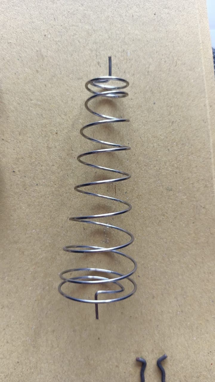 带轴向直脚的长锥形弹簧